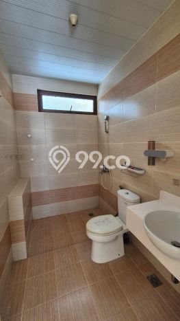Disewakan! Rumah 4 Kamar Tidur &
2 Kamar Mandi di Alam Sutera, Tangerang Disewakan! Rumah 4 Kamar Tidur &
2 Kamar Mandi di Alam Sutera, Tangerang