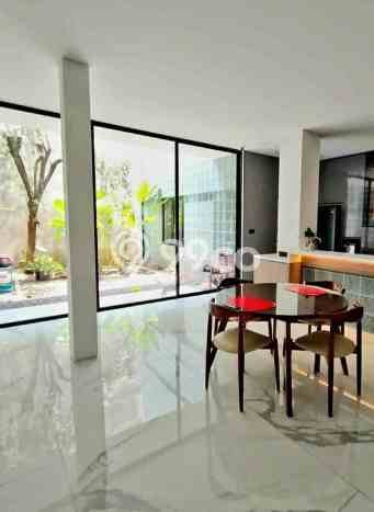Rumah Mewah Siap Huni LT 300m2 di Kebon Jeruk, Jakarta Barat Rumah Mewah Siap Huni LT 300m2 di Kebon Jeruk, Jakarta Barat