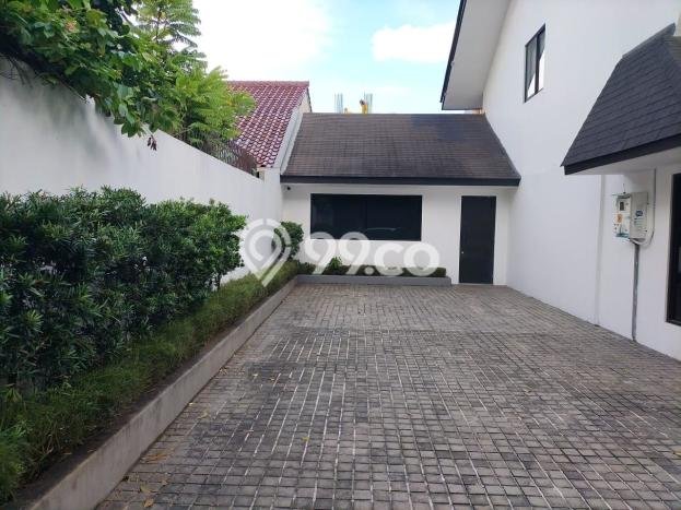 HARGA SPESIAL! Rumah di Pakubuwono, Dekat Fasilitas, 3 KT, Luas 500m2m² LB 382m2m² HARGA SPESIAL! Rumah di Pakubuwono, Dekat Fasilitas, 3 KT, Luas 500m2m² LB 382m2m²