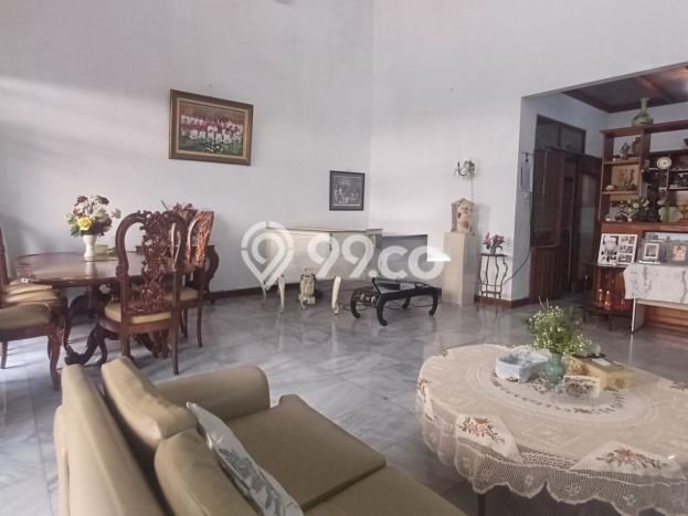 Hunian Mewah LB 425m2 Siap Huni Desain Elegan di Pejaten, Jakarta Selatan Hunian Mewah LB 425m2 Siap Huni Desain Elegan di Pejaten, Jakarta Selatan