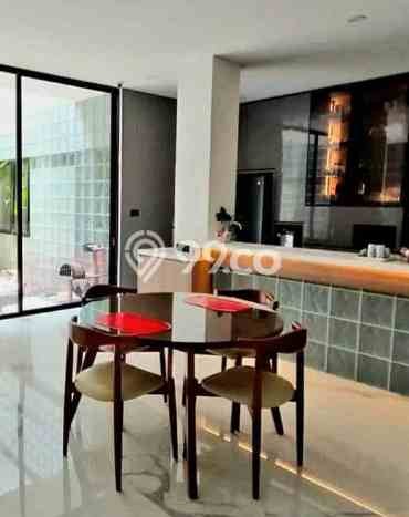 Rumah Mewah Siap Huni LT 300m2 di Kebon Jeruk, Jakarta Barat Rumah Mewah Siap Huni LT 300m2 di Kebon Jeruk, Jakarta Barat