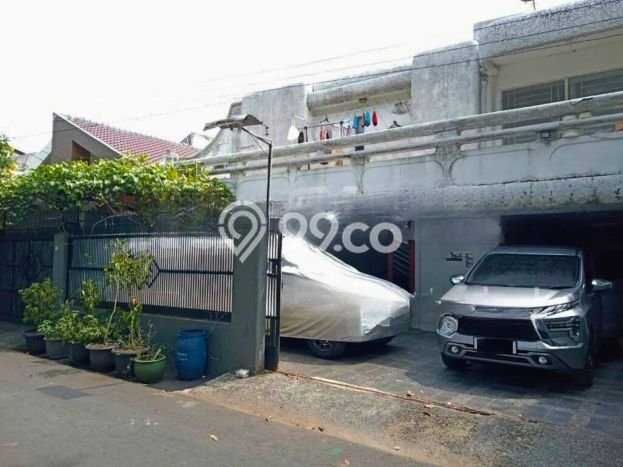 Rumah Elit Modern Siap Huni di Tomang Jakarta Barat Rumah Elit Modern Siap Huni di Tomang Jakarta Barat