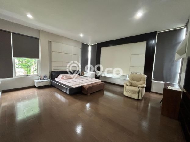 Jual Rumah Mewah Megah Dengan View Eksklusif di BSD City, Tangerang Jual Rumah Mewah Megah Dengan View Eksklusif di BSD City, Tangerang