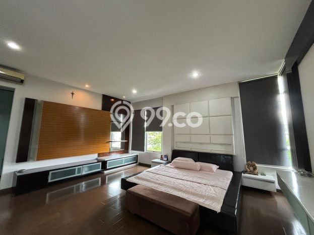 Jual Rumah Mewah Megah Dengan View Eksklusif di BSD City, Tangerang Jual Rumah Mewah Megah Dengan View Eksklusif di BSD City, Tangerang