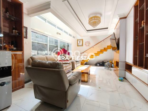 Rumah Elit Modern Tanpa Renovasi di Joglo Jakarta Barat Rumah Elit Modern Tanpa Renovasi di Joglo Jakarta Barat