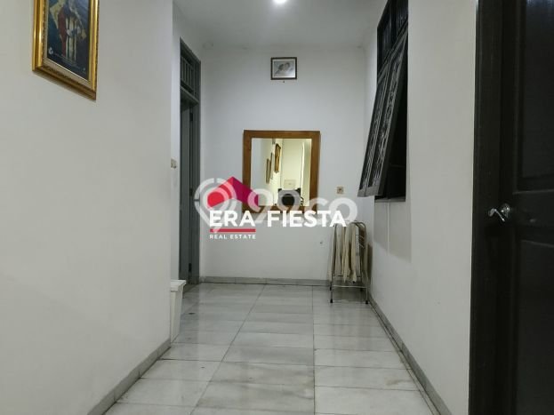 Rumah Luxury Modern Tanpa Renovasi di Joglo Jakarta Barat Rumah Luxury Modern Tanpa Renovasi di Joglo Jakarta Barat