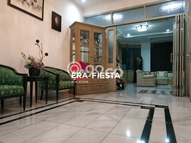 Rumah Luxury Modern Tanpa Renovasi di Joglo Jakarta Barat Rumah Luxury Modern Tanpa Renovasi di Joglo Jakarta Barat