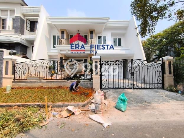 Dijual Rumah Luas Elegan Dengan View Cantik di Puri Indah, Jakarta Barat Dijual Rumah Luas Elegan Dengan View Cantik di Puri Indah, Jakarta Barat