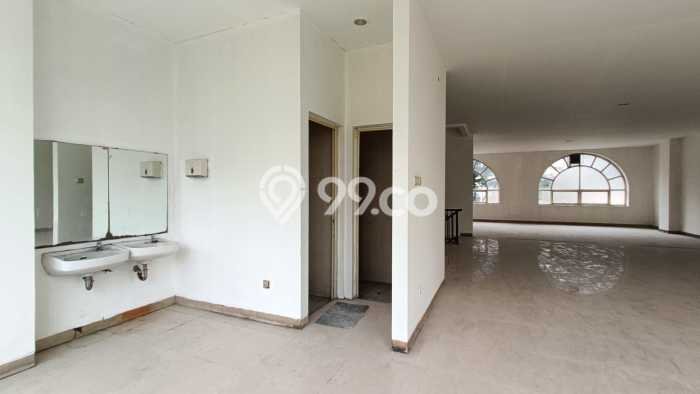 Ruko di , Luas 450m2m², Posisi Mainroad Ruko di , Luas 450m2m², Posisi Mainroad