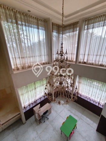 Rumah Mewah LB 450m2 Siap Huni Desain Elegan di Intercon, Jakarta Barat Rumah Mewah LB 450m2 Siap Huni Desain Elegan di Intercon, Jakarta Barat