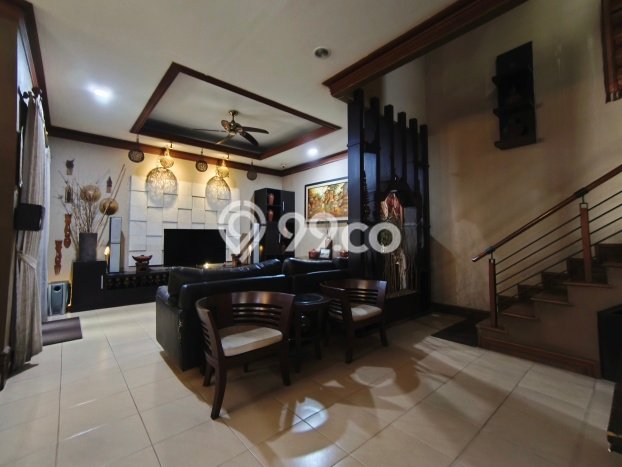 DIJUAL CEPAT! Rumah Nyaman area , Jakarta Barat, LT 300m2m² Bangunan 450m2m² BISA KPR! DIJUAL CEPAT! Rumah Nyaman area , Jakarta Barat, LT 300m2m² Bangunan 450m2m² BISA KPR!