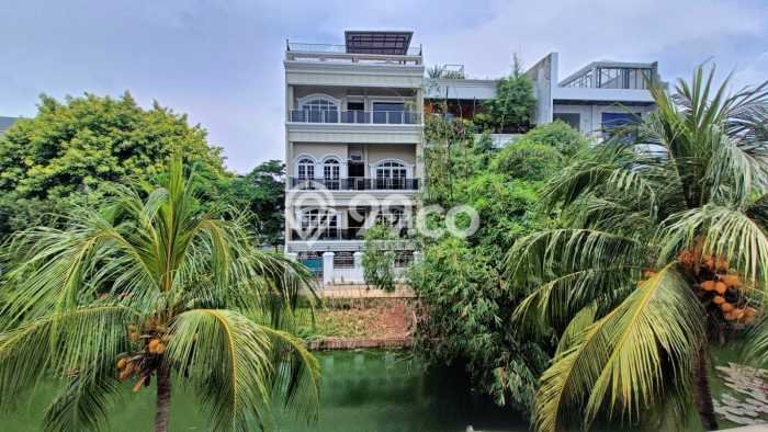 Ruko di , Luas 450m2m², Posisi Mainroad Ruko di , Luas 450m2m², Posisi Mainroad