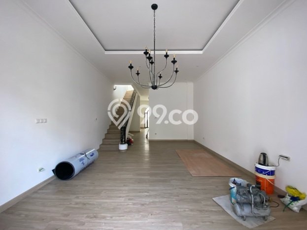Dijual Hunian Rumah Terawat 4 Kamar di Joglo, Jakarta Barat Dijual Hunian Rumah Terawat 4 Kamar di Joglo, Jakarta Barat