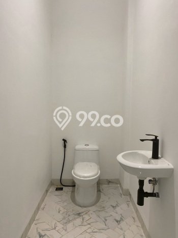 Dijual Hunian Rumah Terawat 4 Kamar di Joglo, Jakarta Barat Dijual Hunian Rumah Terawat 4 Kamar di Joglo, Jakarta Barat