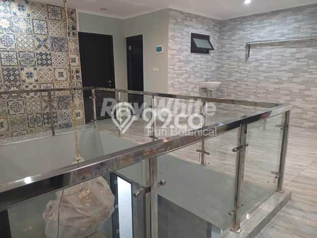 For Sale! Luxury House LT 135m2 Desain Elegan di Puri Indah For Sale! Luxury House LT 135m2 Desain Elegan di Puri Indah