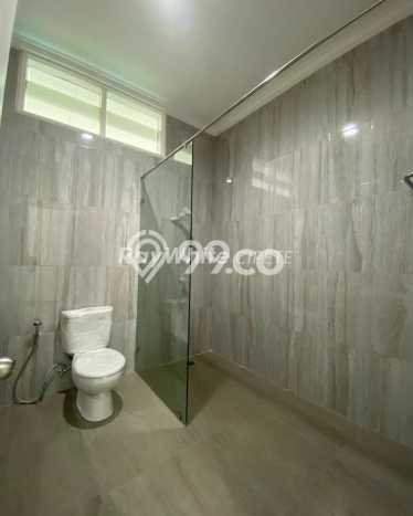 Ready to Use! Premium House LT 1060m2 Desain Elegan di Cipete Ready to Use! Premium House LT 1060m2 Desain Elegan di Cipete