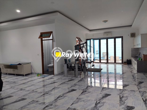 Jual Rumah Luas Megah Dengan View Cantik di Metro Permata, Tangerang Jual Rumah Luas Megah Dengan View Cantik di Metro Permata, Tangerang
