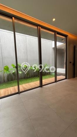 Rumah Luxury Modern Tanpa Renovasi di Joglo Jakarta Barat Rumah Luxury Modern Tanpa Renovasi di Joglo Jakarta Barat