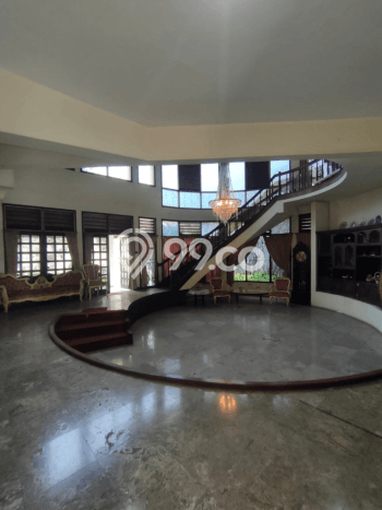 Jual Rumah Luas Elegan Dengan View Cantik di Simprug, Jakarta Selatan Jual Rumah Luas Elegan Dengan View Cantik di Simprug, Jakarta Selatan