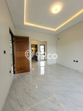 Ready to Use! Luxury House LT 307m2 Desain Modern di Radio Dalam Ready to Use! Luxury House LT 307m2 Desain Modern di Radio Dalam