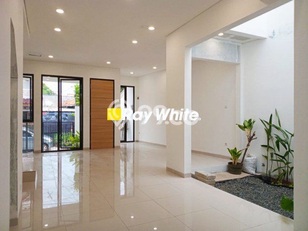 Rumah 3 KT 3 KM LT 74m², LB 110m² di Meruya, Jakarta Barat Rumah 3 KT 3 KM LT 74m², LB 110m² di Meruya, Jakarta Barat