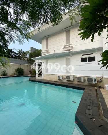 Ready to Use! Premium House LT 1060m2 Desain Elegan di Cipete Ready to Use! Premium House LT 1060m2 Desain Elegan di Cipete