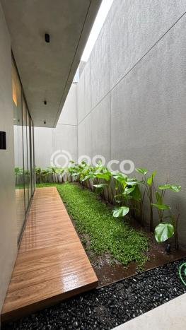 Rumah Luxury Modern Tanpa Renovasi di Joglo Jakarta Barat Rumah Luxury Modern Tanpa Renovasi di Joglo Jakarta Barat