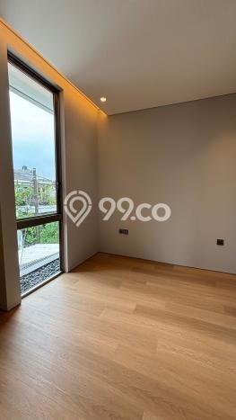 Rumah Luxury Modern Tanpa Renovasi di Joglo Jakarta Barat Rumah Luxury Modern Tanpa Renovasi di Joglo Jakarta Barat