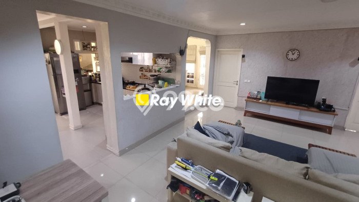 Ready to Use! Luxury House LT 350m2 Desain Elegan di Kedoya Baru Ready to Use! Luxury House LT 350m2 Desain Elegan di Kedoya Baru