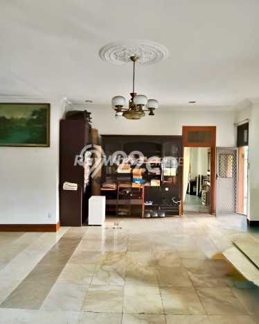Dijual Rumah Mewah Megah Dengan View Cantik di Puri Indah, Jakarta Barat Dijual Rumah Mewah Megah Dengan View Cantik di Puri Indah, Jakarta Barat