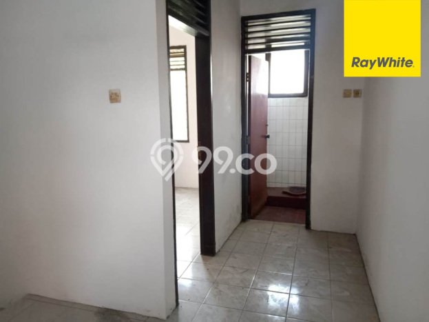 Rumah Mewah LB 250m2 Siap Pakai Desain Elegan di Joglo, Jakarta Barat Rumah Mewah LB 250m2 Siap Pakai Desain Elegan di Joglo, Jakarta Barat