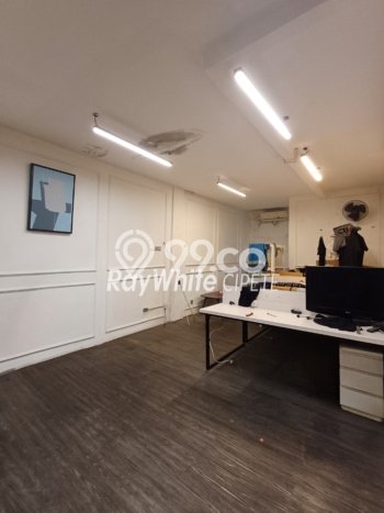 Ruko Bagus Dijual LB 360m2 Lokasi Strategis Jakarta Selatan Area Cocok untuk Bisnis Ruko Bagus Dijual LB 360m2 Lokasi Strategis Jakarta Selatan Area Cocok untuk Bisnis