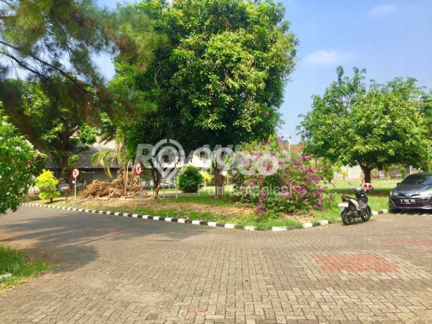 Rumah Elit LB 360m2 Siap Pakai Desain Elegan di Joglo, Jakarta Barat Rumah Elit LB 360m2 Siap Pakai Desain Elegan di Joglo, Jakarta Barat
