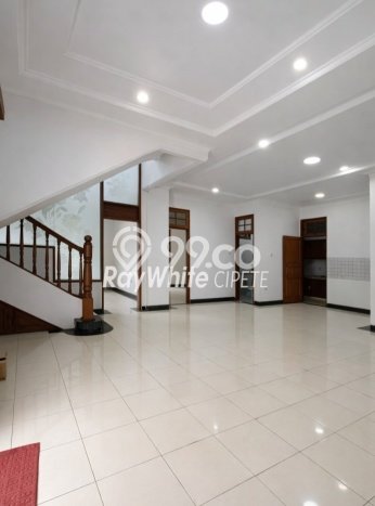 Rumah Elit LB 214m2 Siap Pakai Desain Elegan di Petukangan, Jakarta Selatan Rumah Elit LB 214m2 Siap Pakai Desain Elegan di Petukangan, Jakarta Selatan
