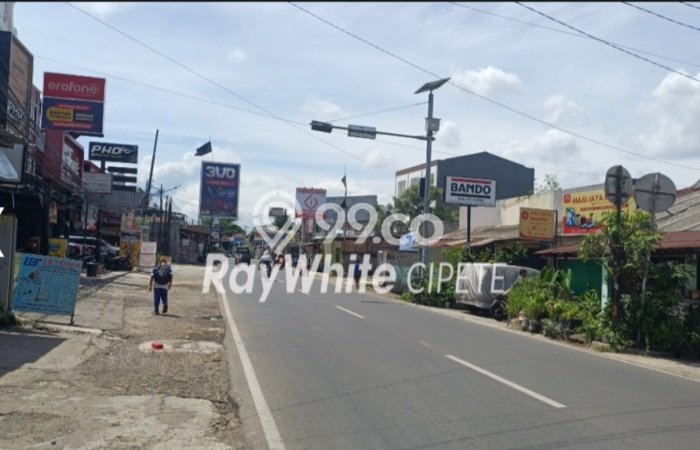 Ruko disewakan di Pondok Aren Tangerang Selatan dengan luas bangunan 576m2 Ruko disewakan di Pondok Aren Tangerang Selatan dengan luas bangunan 576m2