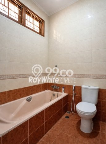 Rumah Elit LB 214m2 Siap Pakai Desain Elegan di Petukangan, Jakarta Selatan Rumah Elit LB 214m2 Siap Pakai Desain Elegan di Petukangan, Jakarta Selatan