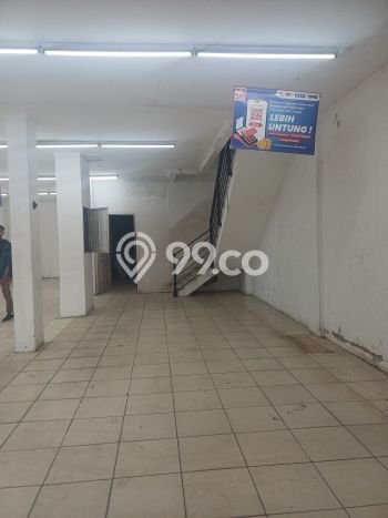 Ruko disewakan di Pondok Aren Tangerang Selatan dengan luas bangunan 576m2 Ruko disewakan di Pondok Aren Tangerang Selatan dengan luas bangunan 576m2