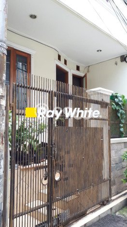 Dijual Rumah Modern 3 KT di Tanjung Duren Utara, Jakarta Barat Dijual Rumah Modern 3 KT di Tanjung Duren Utara, Jakarta Barat