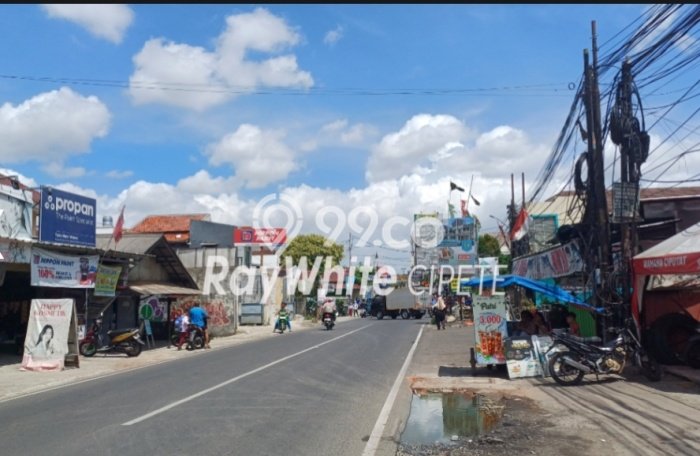 Ruko disewakan di Pondok Aren Tangerang Selatan dengan luas bangunan 576m2 Ruko disewakan di Pondok Aren Tangerang Selatan dengan luas bangunan 576m2