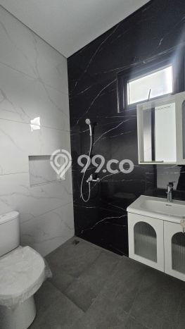 Rumah Elit LB 424m2 Siap Huni Desain Elegan di BSD City, Tangerang Rumah Elit LB 424m2 Siap Huni Desain Elegan di BSD City, Tangerang