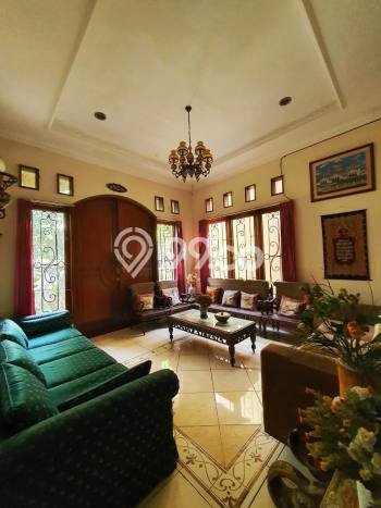 Rumah Eksklusif Dijual LT 240m2 di Cinere, Depok Rumah Eksklusif Dijual LT 240m2 di Cinere, Depok