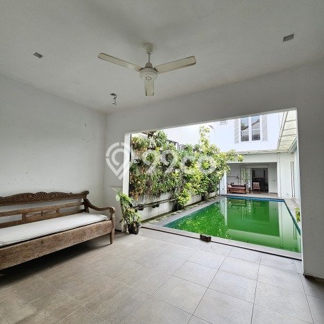 Dijual Rumah Premium dengan Fasilitas Sekitar Lengkap di Cinere, Depok Dijual Rumah Premium dengan Fasilitas Sekitar Lengkap di Cinere, Depok