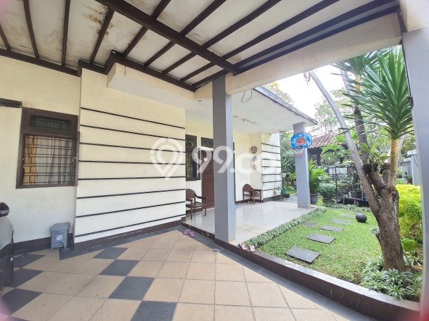 Rumah Strategis Cinere, Depok, Luas 354m² Bangunan 350m² Rumah Strategis Cinere, Depok, Luas 354m² Bangunan 350m²