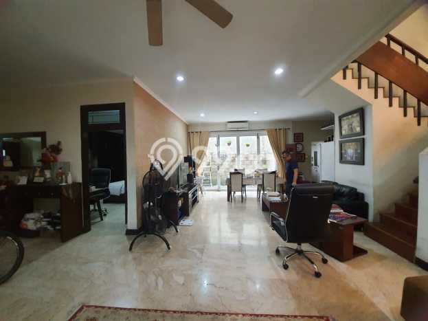 Rumah Berkualitas Cinere, Depok, LT 354m² Bangunan 350m² Rumah Berkualitas Cinere, Depok, LT 354m² Bangunan 350m²
