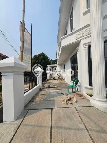 DIJUAL CEPAT! Rumah Nyaman area Cinere, Depok, LT 180m² Bangunan 230m² Bisa Nego! DIJUAL CEPAT! Rumah Nyaman area Cinere, Depok, LT 180m² Bangunan 230m² Bisa Nego!