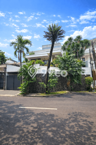 Rumah Mewah Siap Huni LT 381m2 di Cinere, Depok Rumah Mewah Siap Huni LT 381m2 di Cinere, Depok