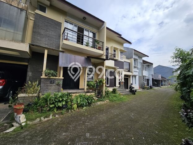For Sale Rumah 3 Kamar Lokasi Strategis Bagus dan Strategis di Cinere For Sale Rumah 3 Kamar Lokasi Strategis Bagus dan Strategis di Cinere
