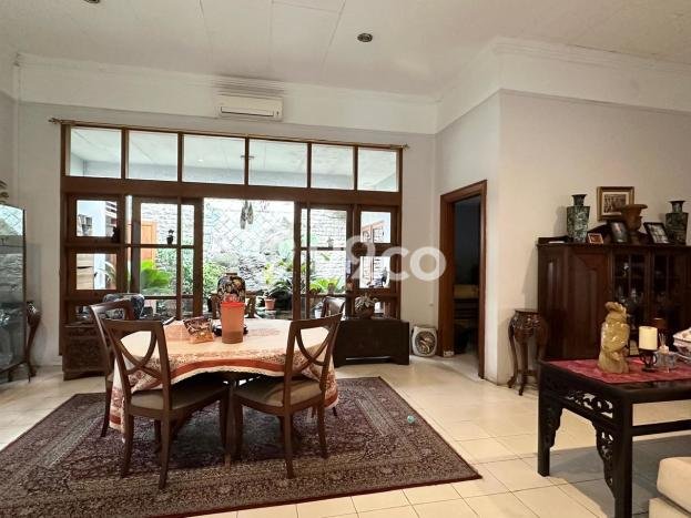 Rumah Mewah Siap Huni LT 381m2 di Cinere, Depok Rumah Mewah Siap Huni LT 381m2 di Cinere, Depok