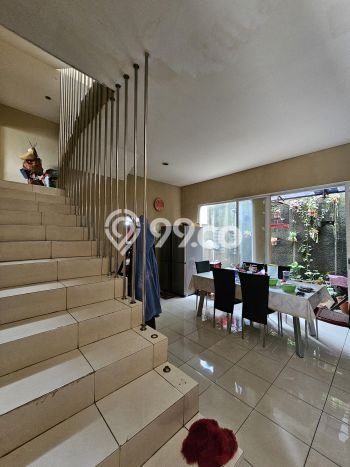 For Sale Rumah 3 Kamar Lokasi Strategis Bagus dan Strategis di Cinere For Sale Rumah 3 Kamar Lokasi Strategis Bagus dan Strategis di Cinere