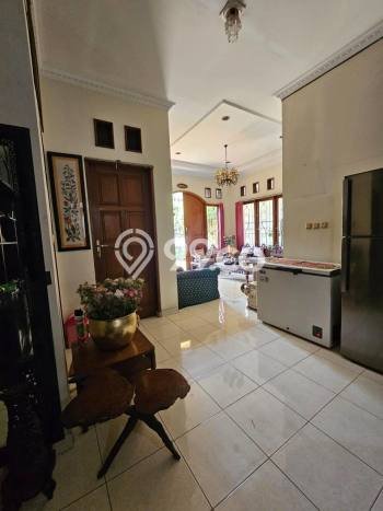 Rumah Eksklusif Dijual LT 240m2 di Cinere, Depok Rumah Eksklusif Dijual LT 240m2 di Cinere, Depok